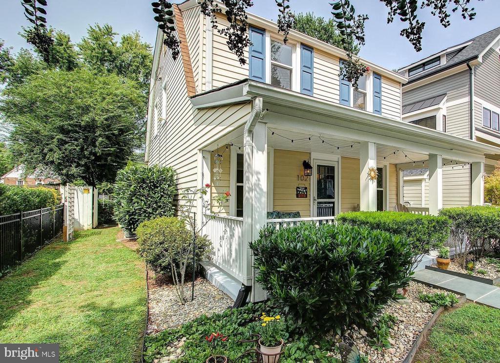 102 E LINDEN STREET