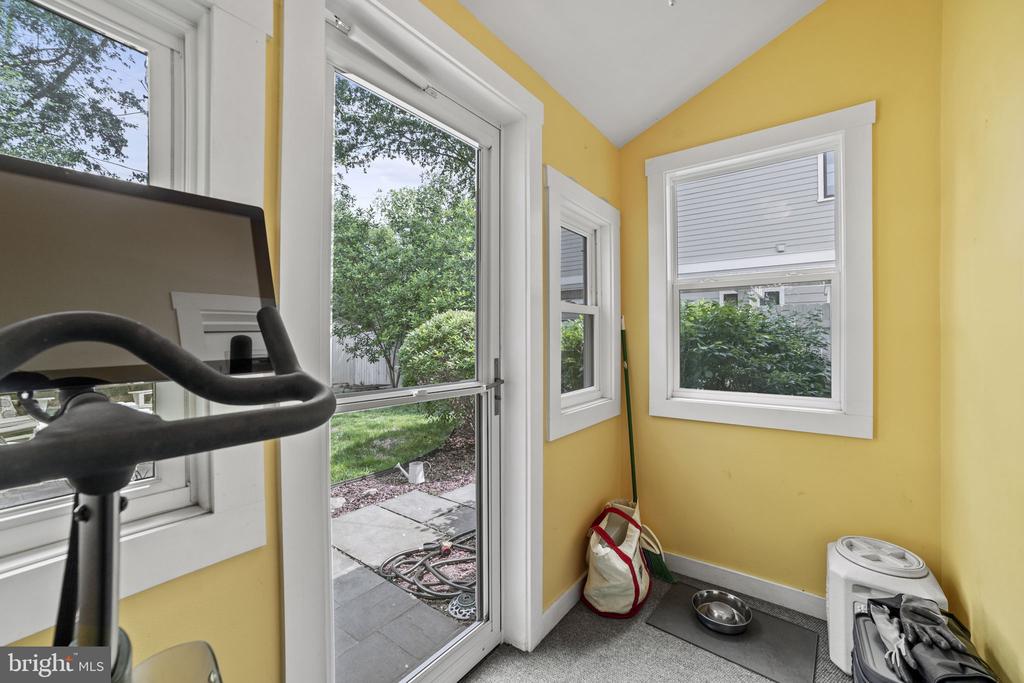 102 E LINDEN STREET