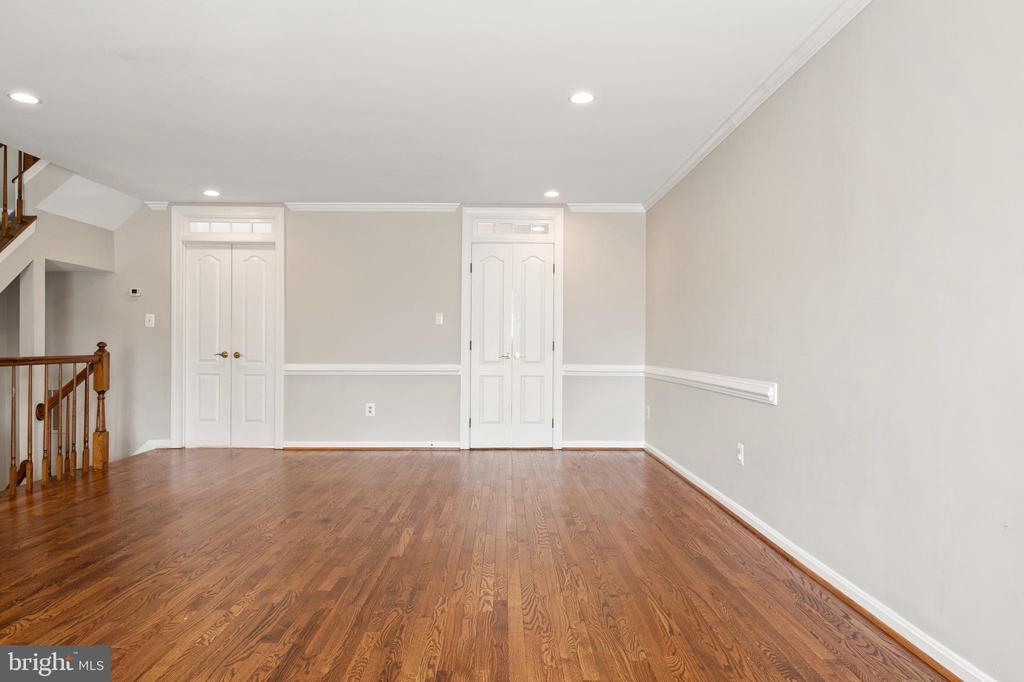 1103 QUAKER HILL COURT
