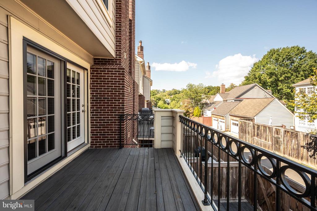 1103 QUAKER HILL COURT