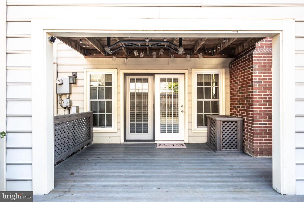 1103 QUAKER HILL COURT