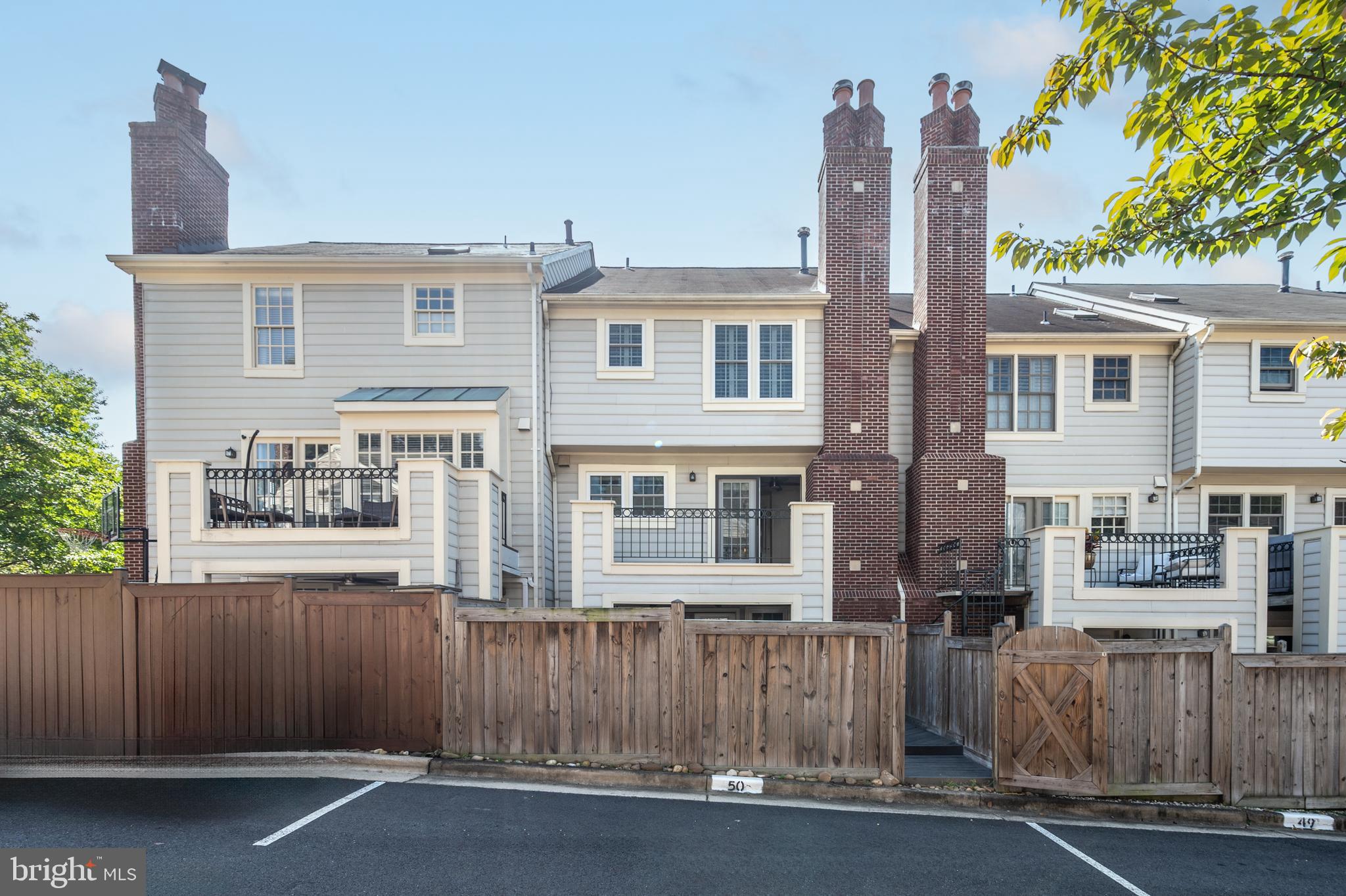 1103 QUAKER HILL COURT