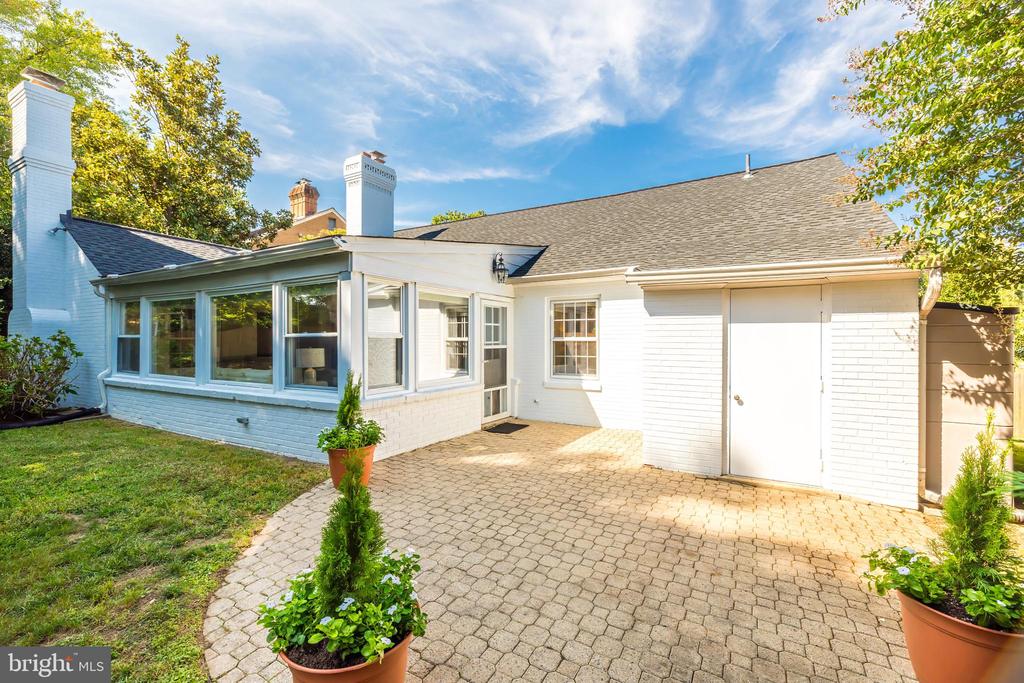 2904 DARTMOUTH ROAD