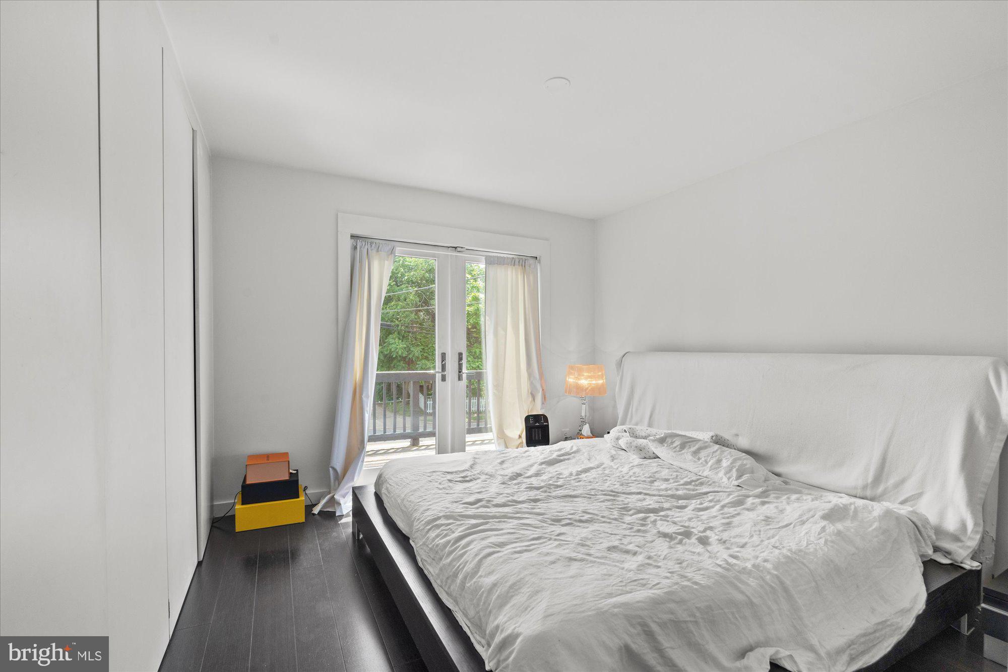 1323 PENDLETON STREET