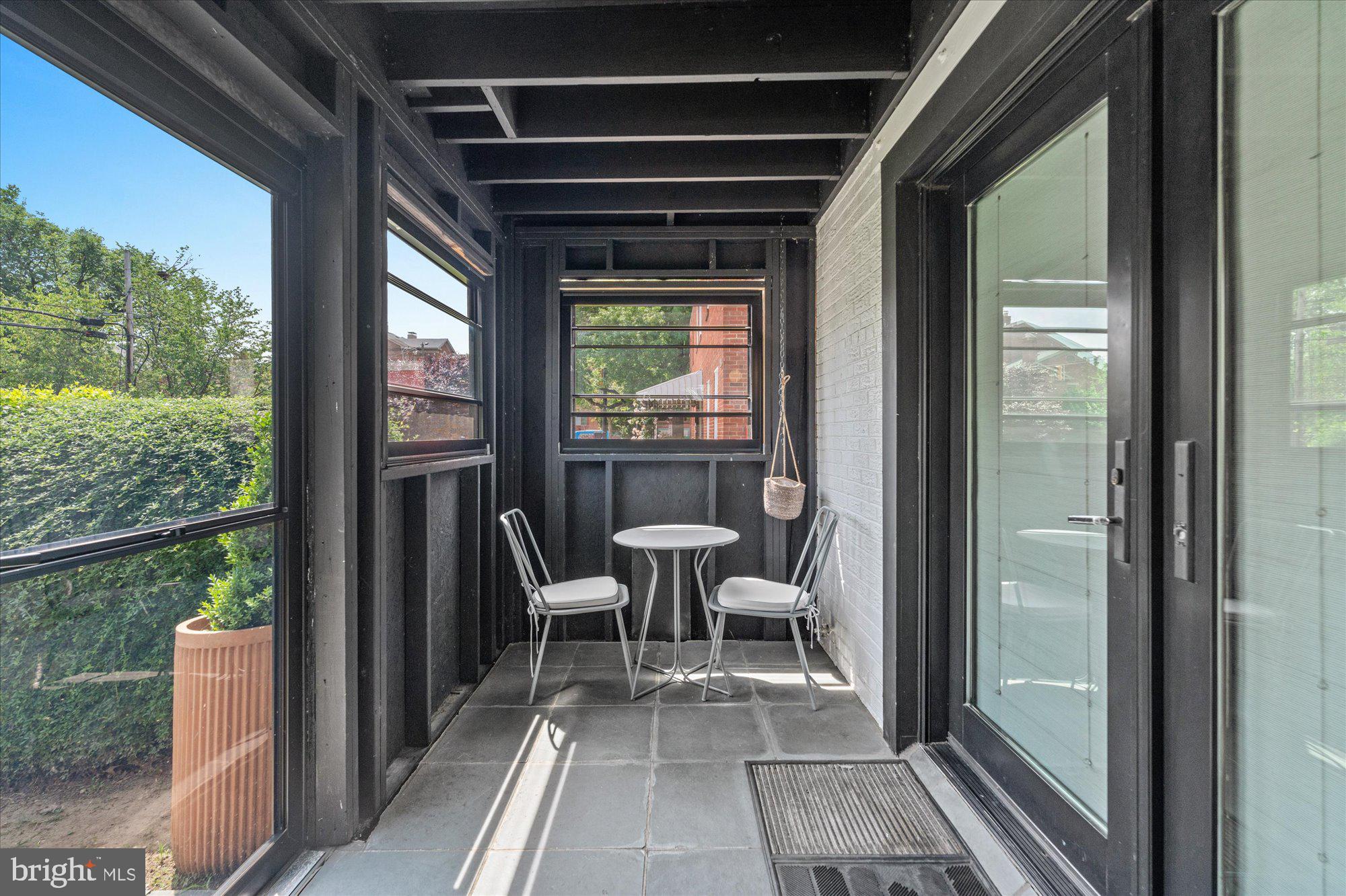 1323 PENDLETON STREET