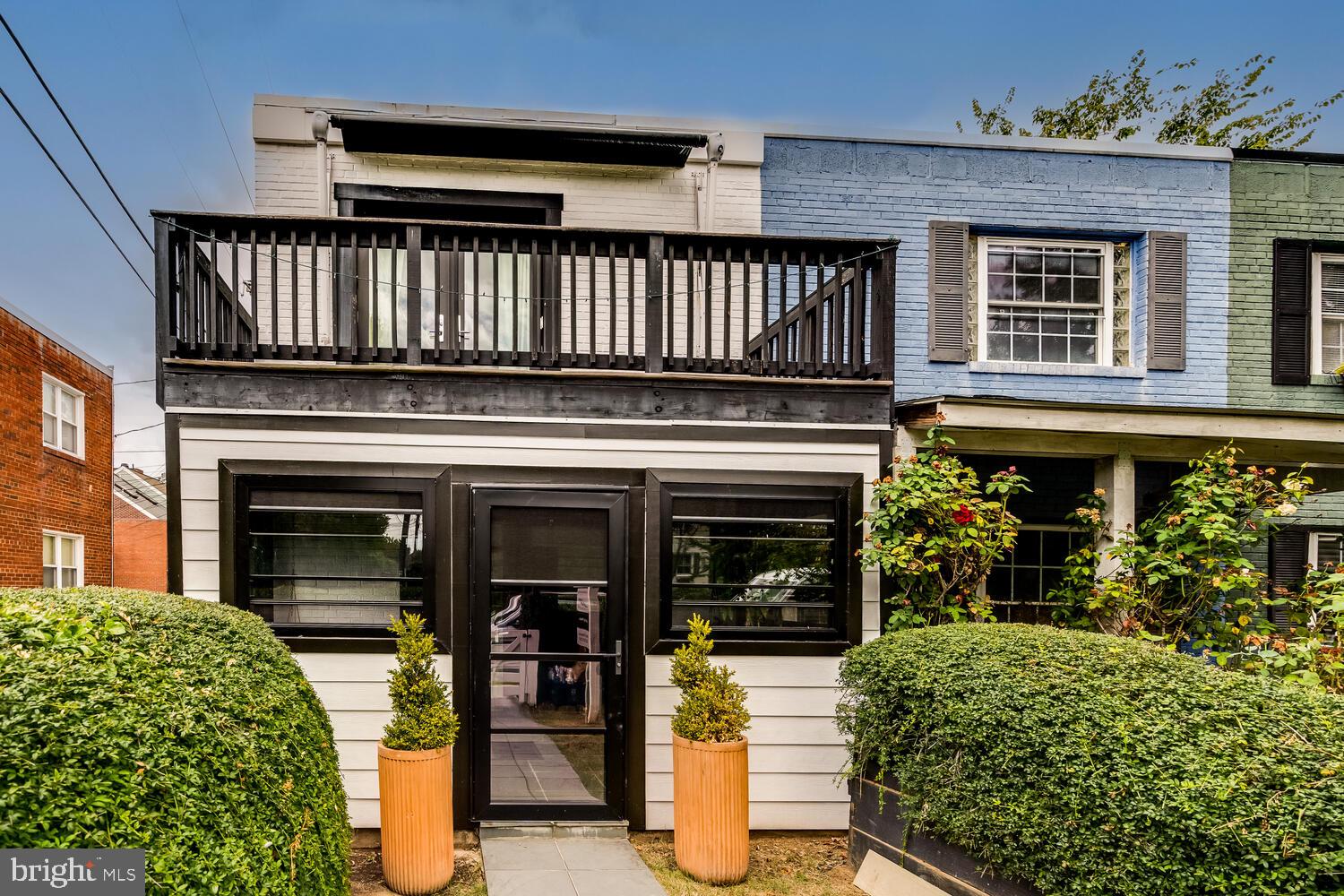 1323 PENDLETON STREET