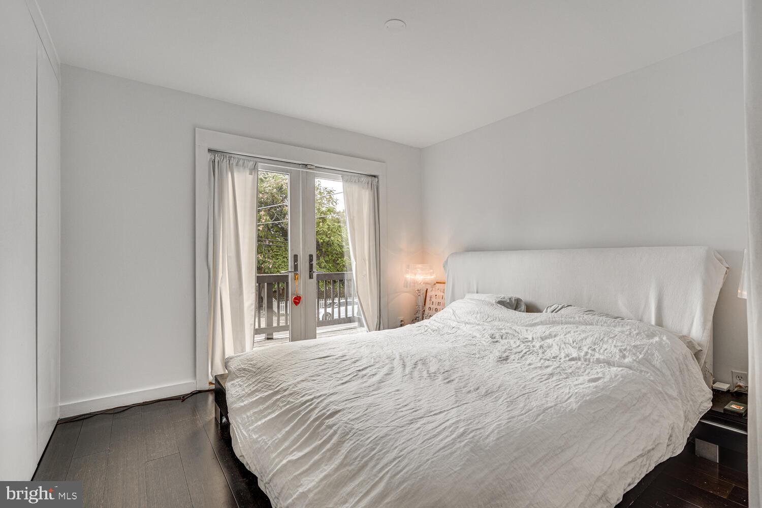 1323 PENDLETON STREET