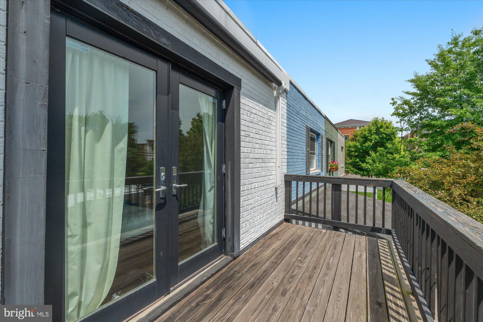 1323 PENDLETON STREET