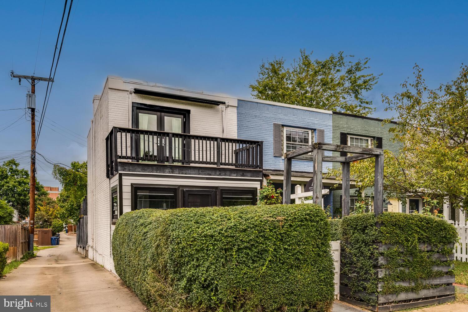 1323 PENDLETON STREET