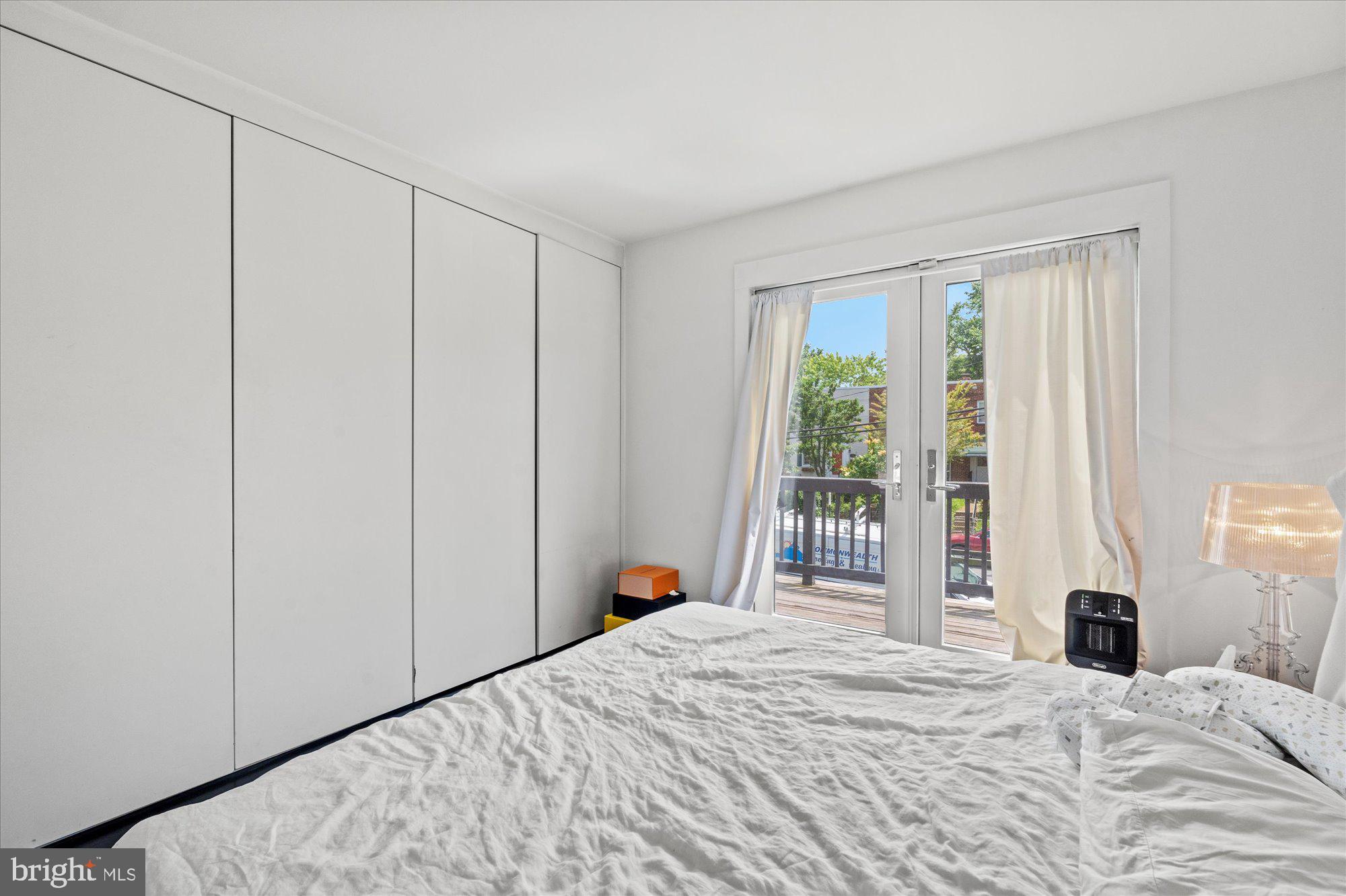 1323 PENDLETON STREET