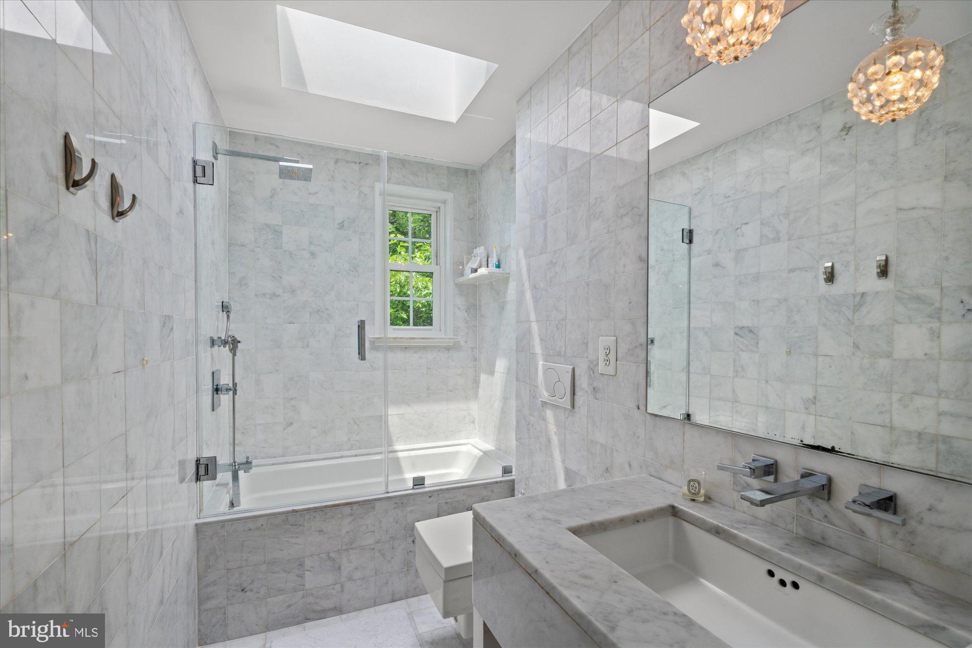 1323 PENDLETON STREET