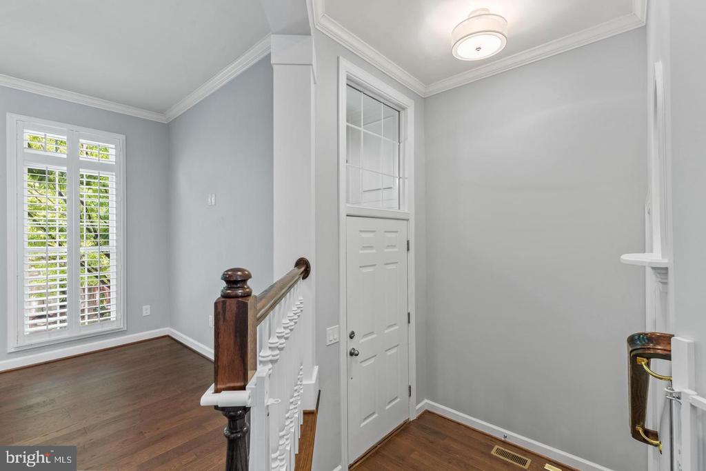 328 HELMUTH LANE