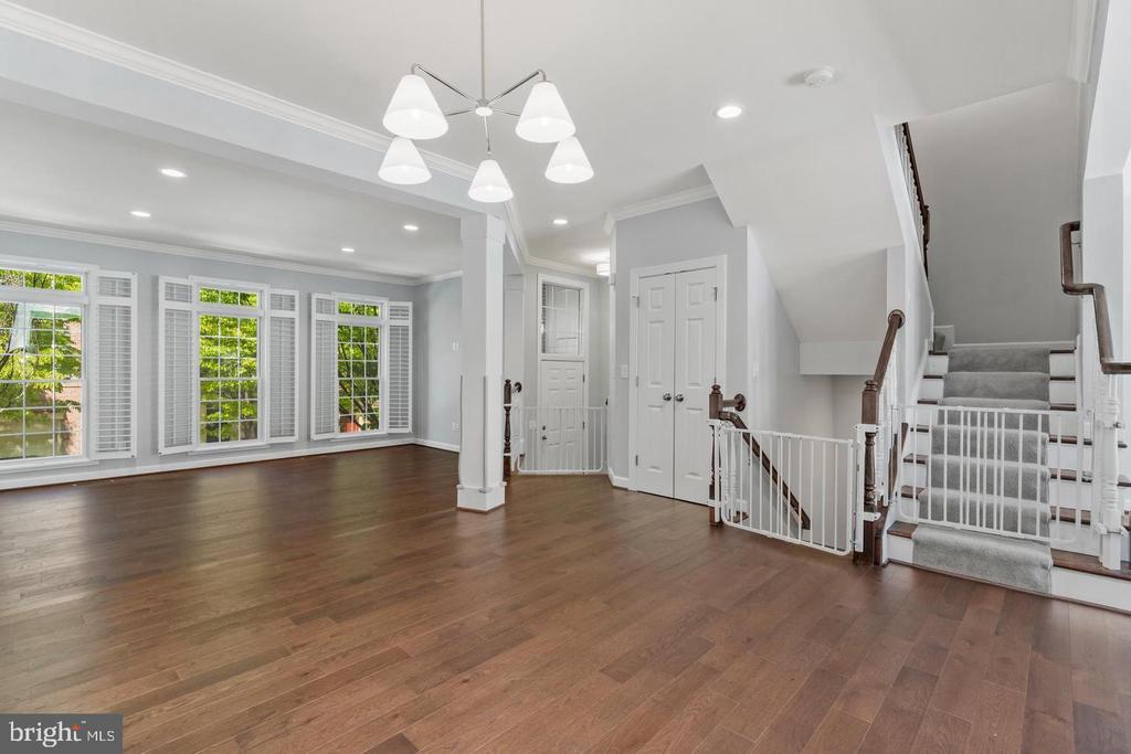 328 HELMUTH LANE