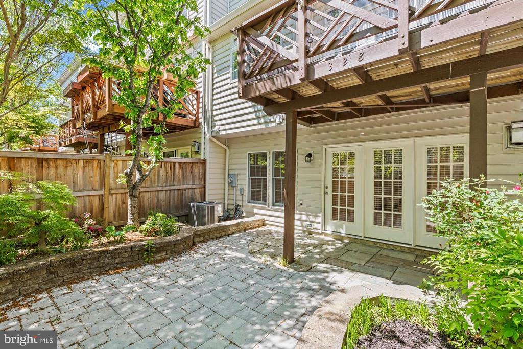 328 HELMUTH LANE