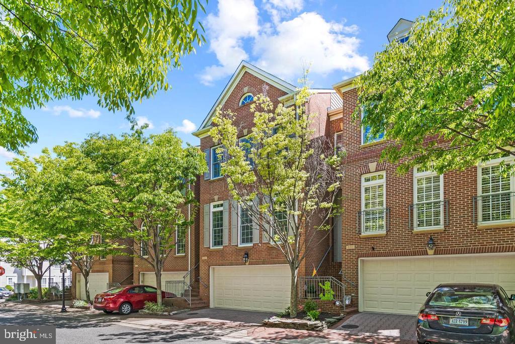 328 HELMUTH LANE