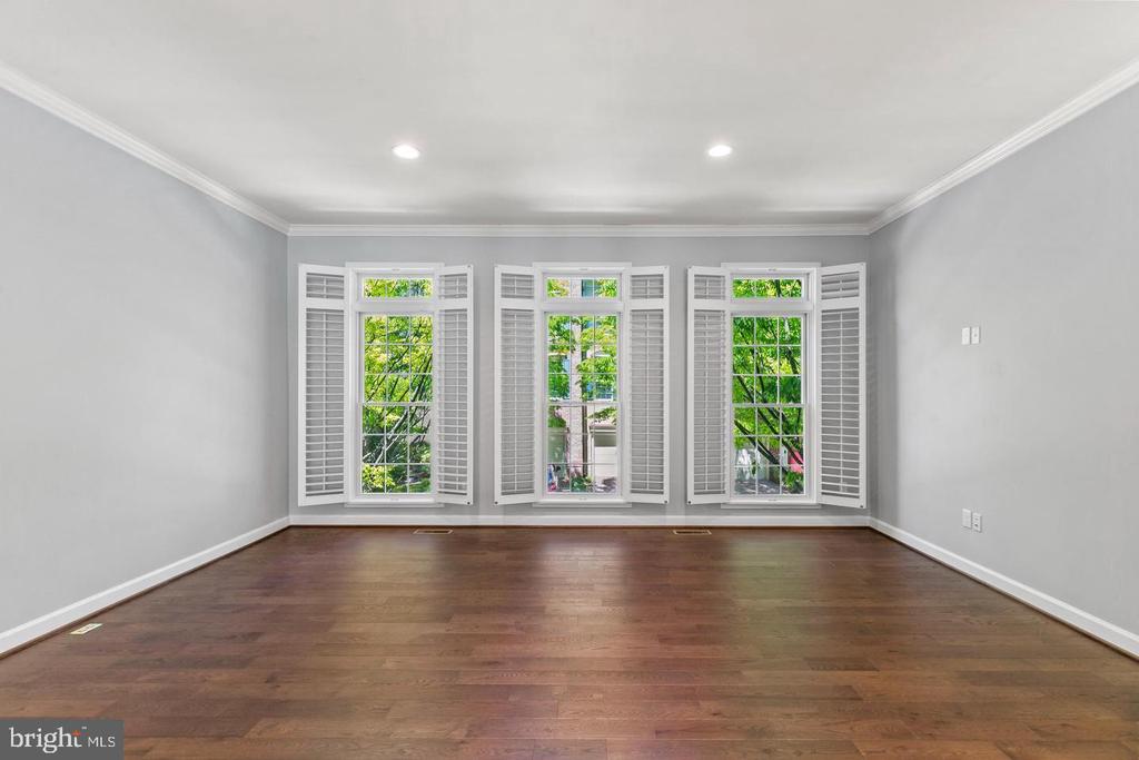 328 HELMUTH LANE