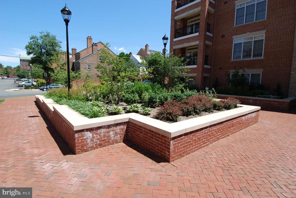 600 SECOND STREET 105