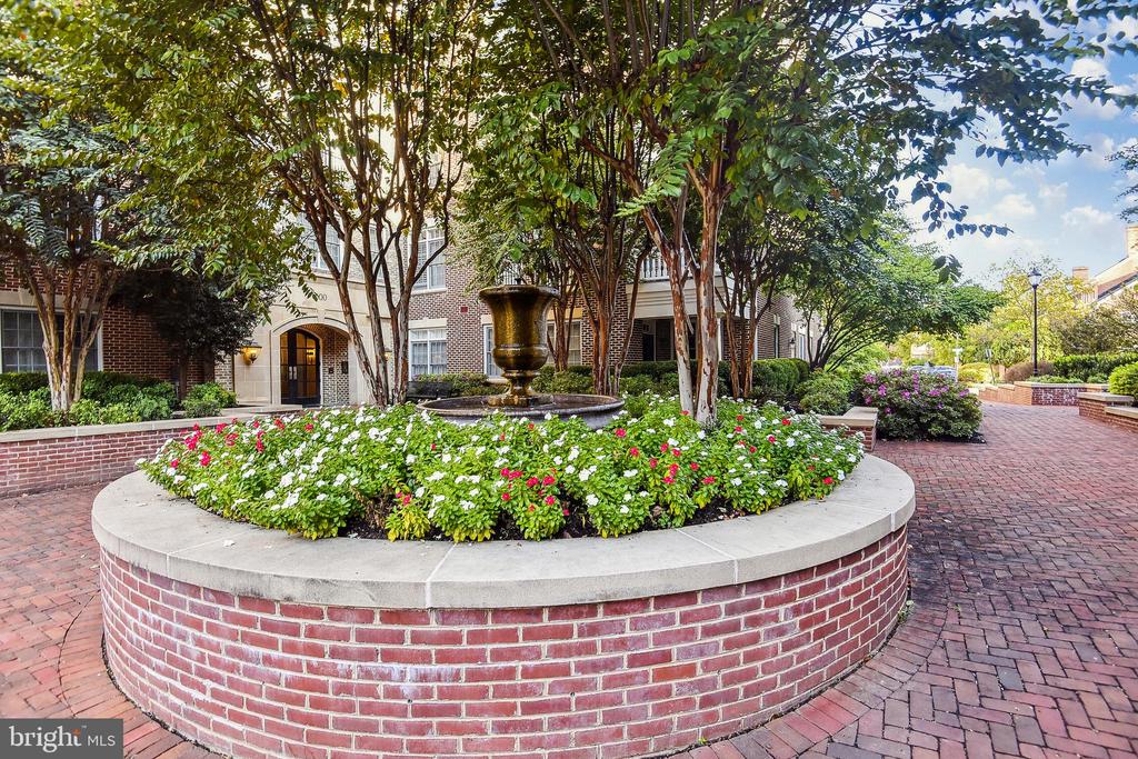 600 SECOND STREET 105