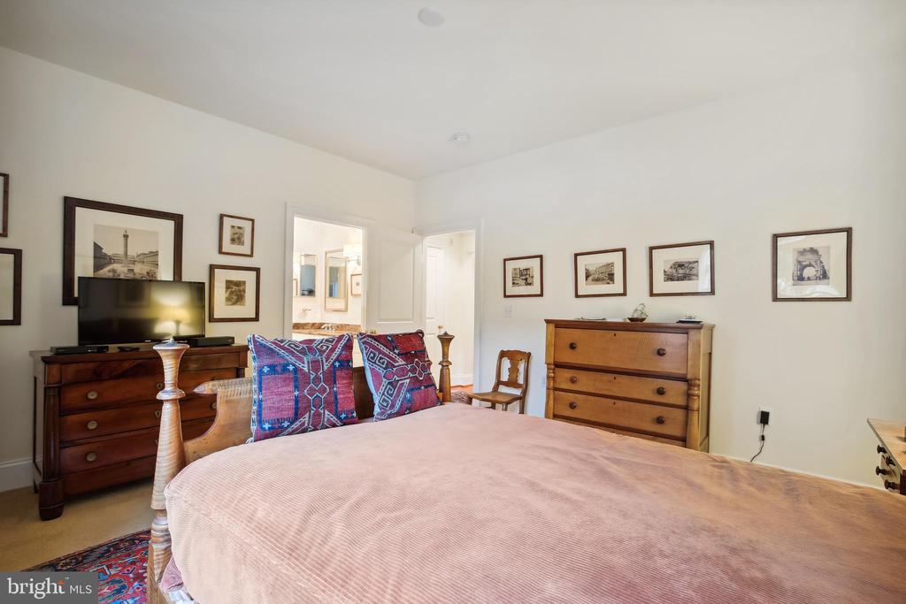 600 SECOND STREET 105