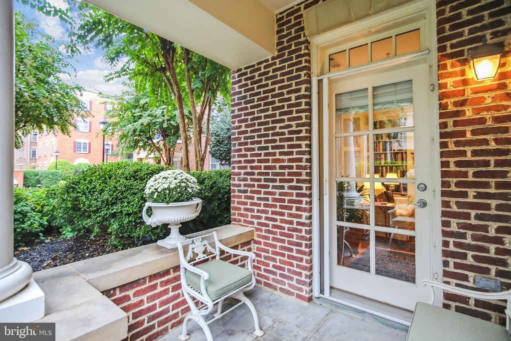 600 SECOND STREET 105