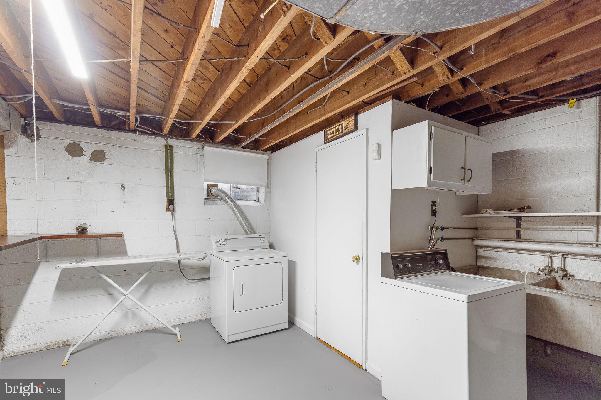 220 W TAYLOR RUN PARKWAY