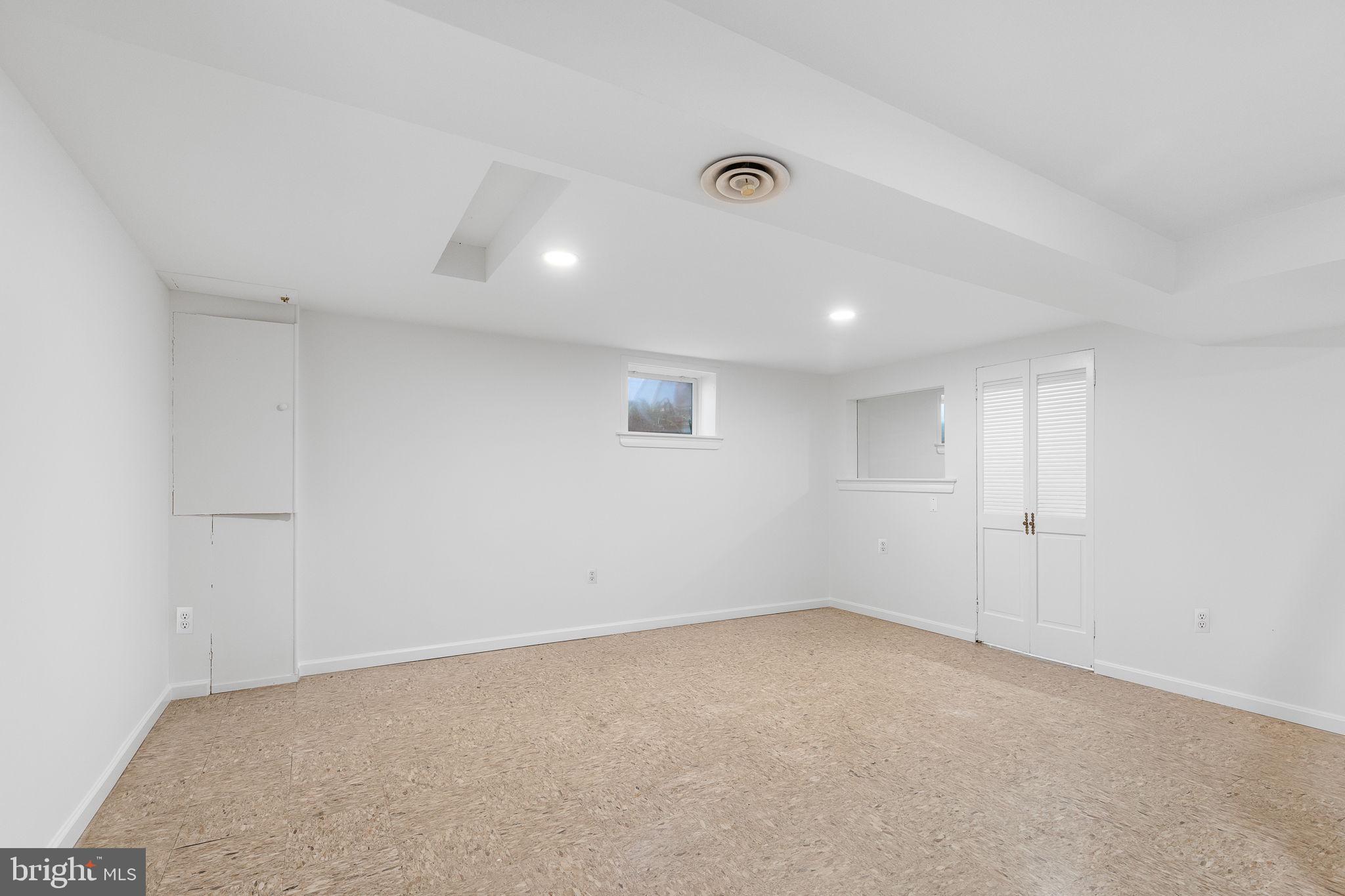 220 W TAYLOR RUN PARKWAY