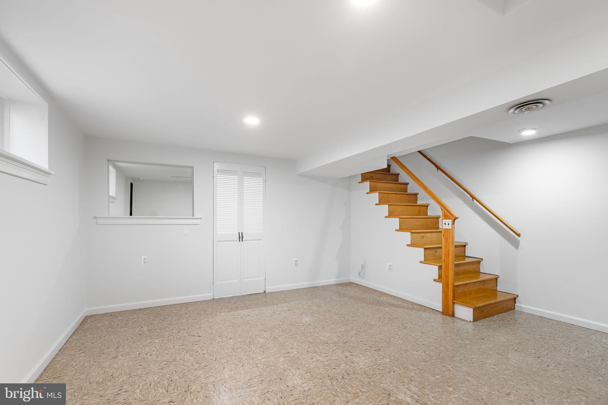 220 W TAYLOR RUN PARKWAY