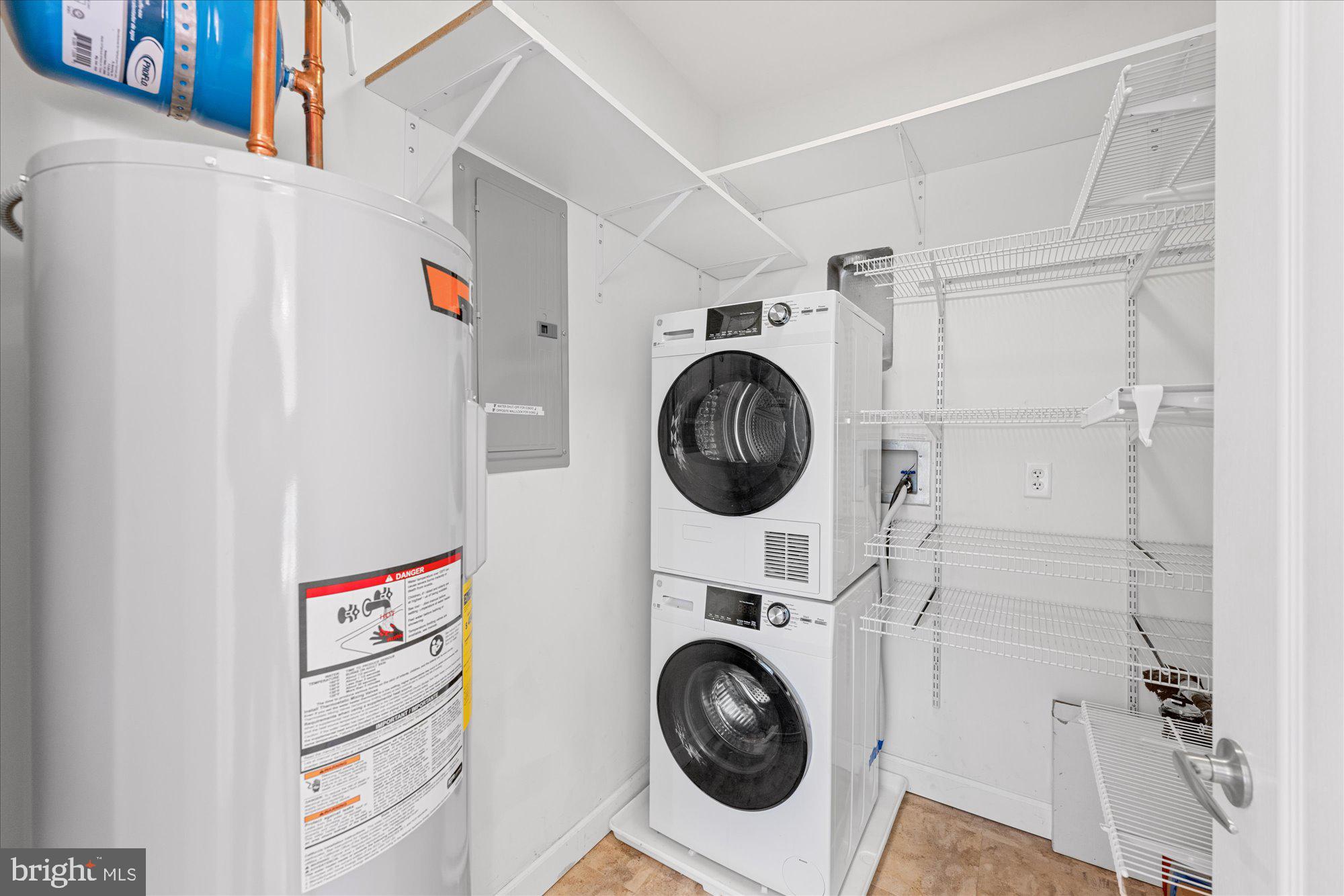 400 CAMERON STATION BOULEVARD 305