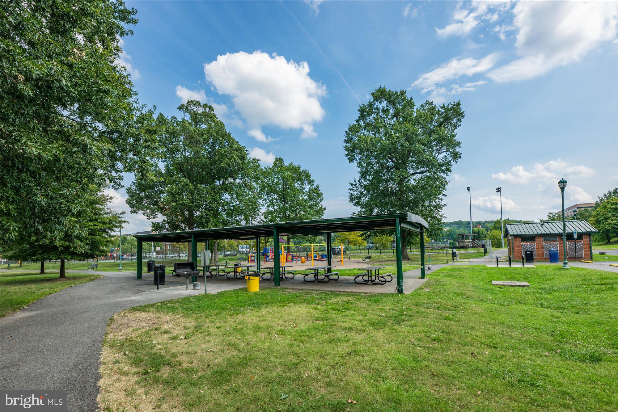 400 CAMERON STATION BOULEVARD 305