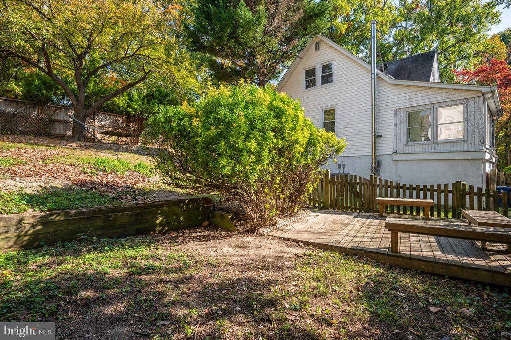 201 MACARTHUR ROAD