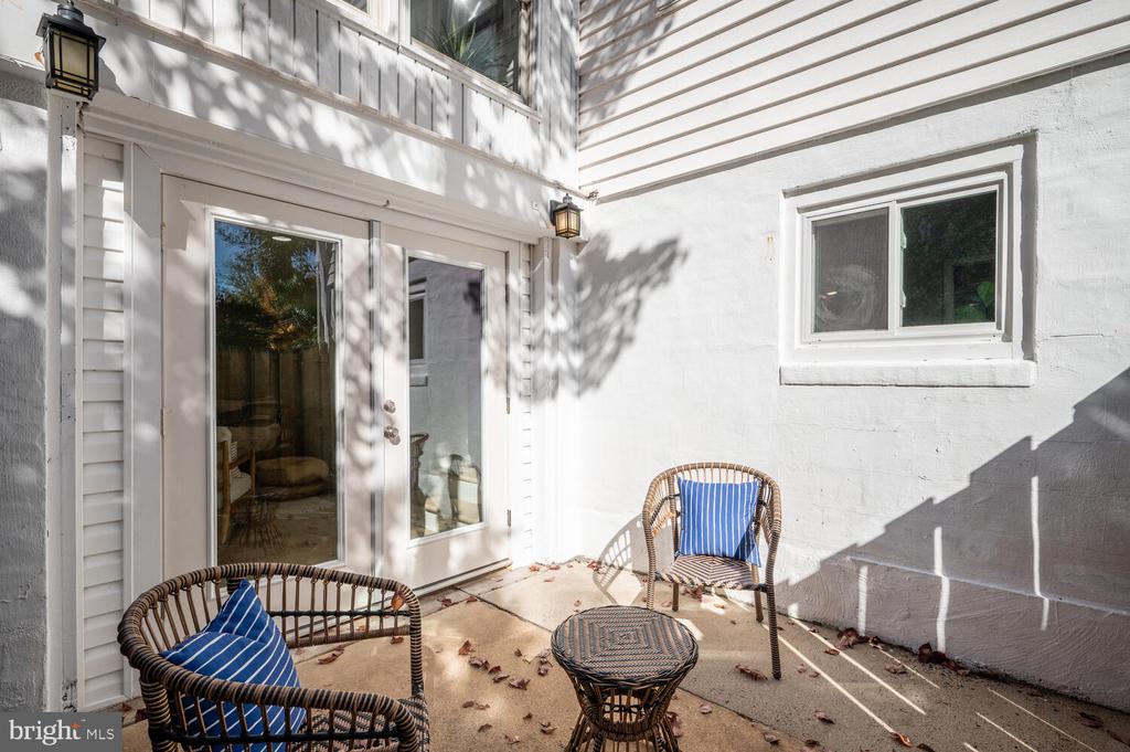 201 MACARTHUR ROAD