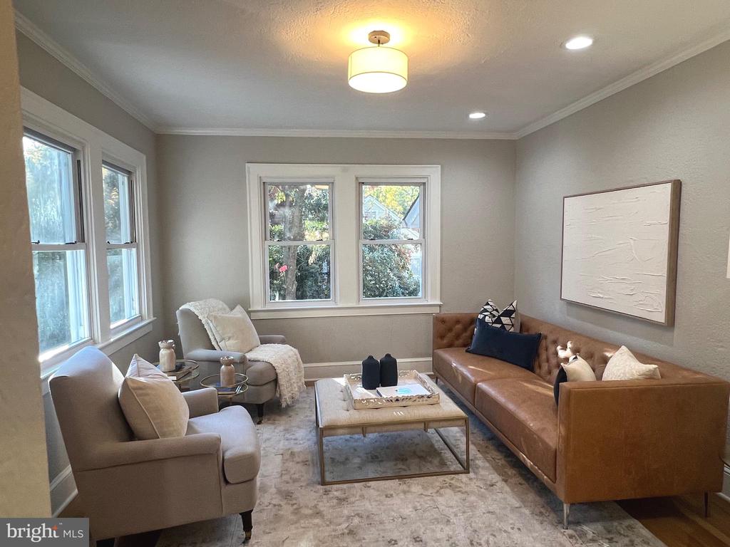 201 MACARTHUR ROAD