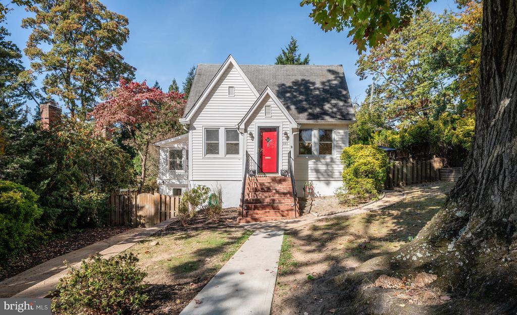 201 MACARTHUR ROAD