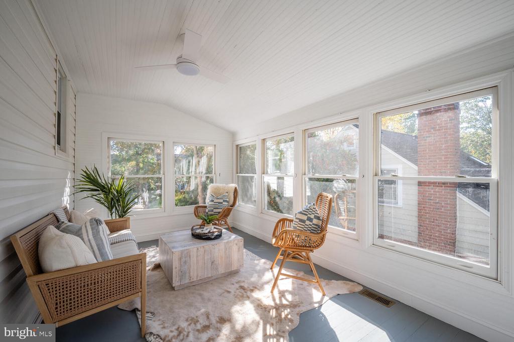 201 MACARTHUR ROAD
