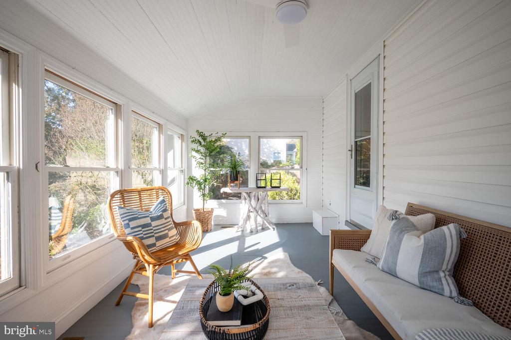 201 MACARTHUR ROAD