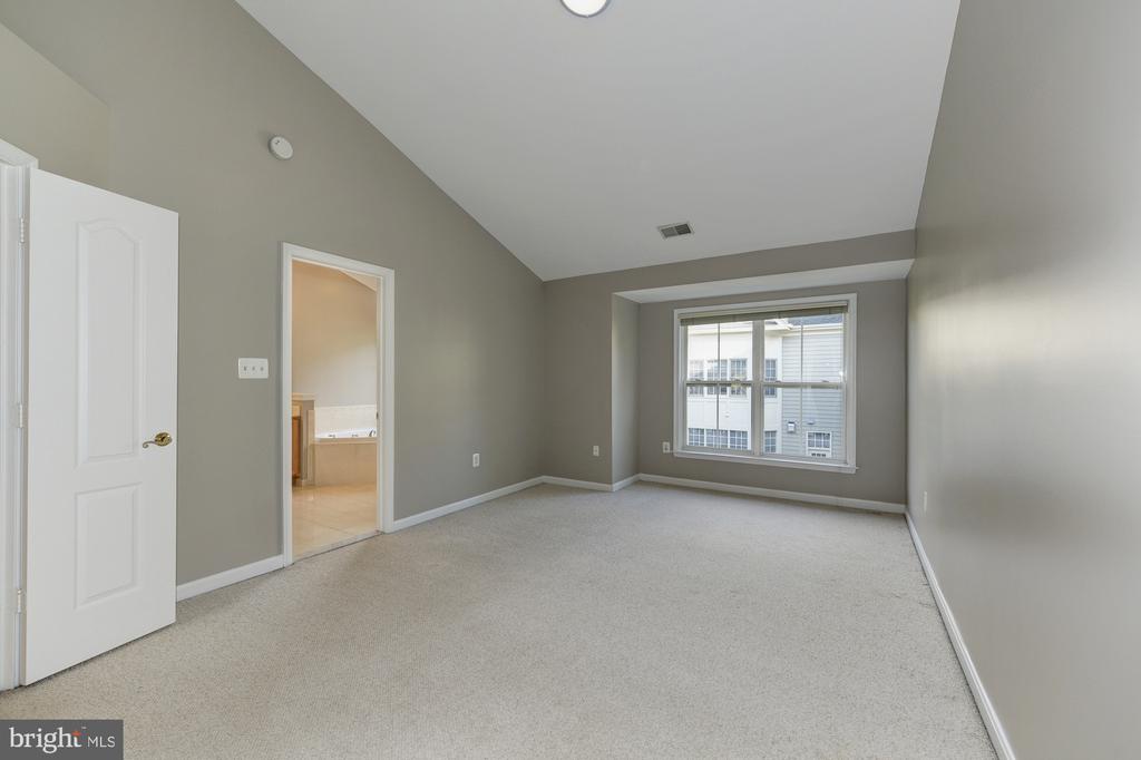 5007 BARBOUR DRIVE