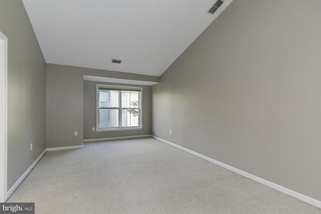 5007 BARBOUR DRIVE