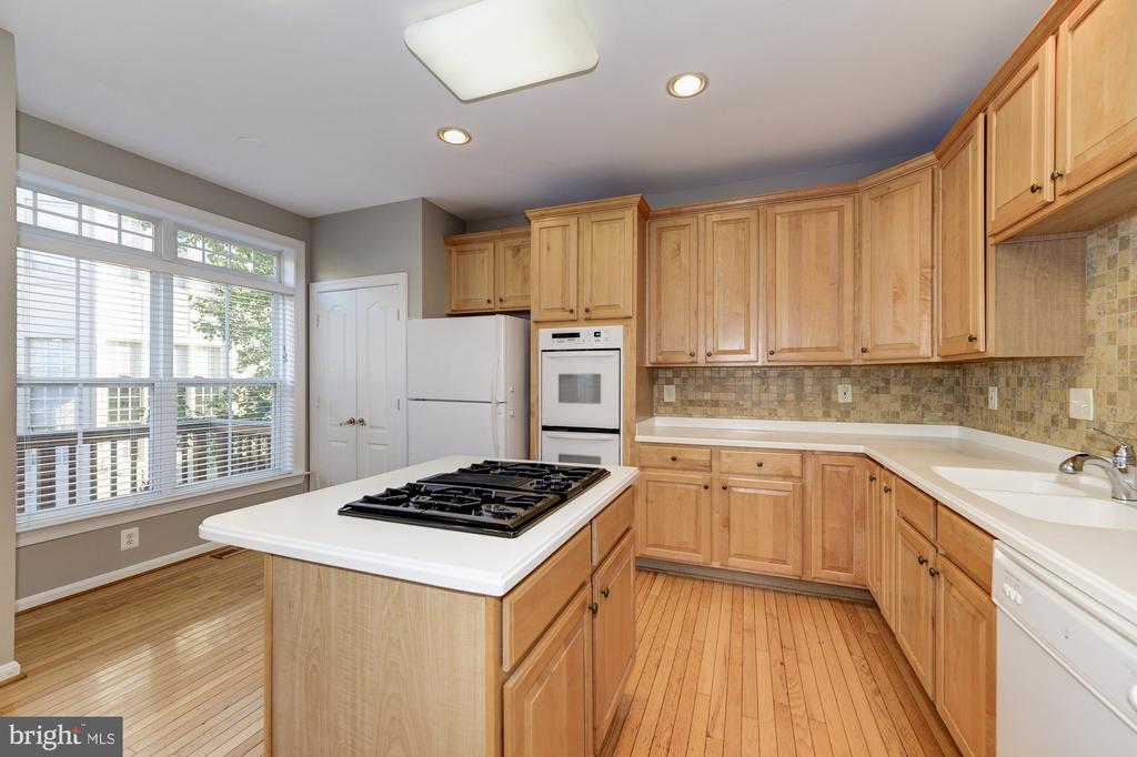 5007 BARBOUR DRIVE