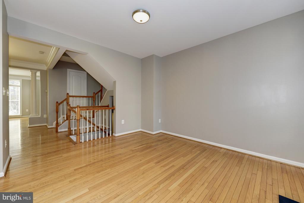 5007 BARBOUR DRIVE