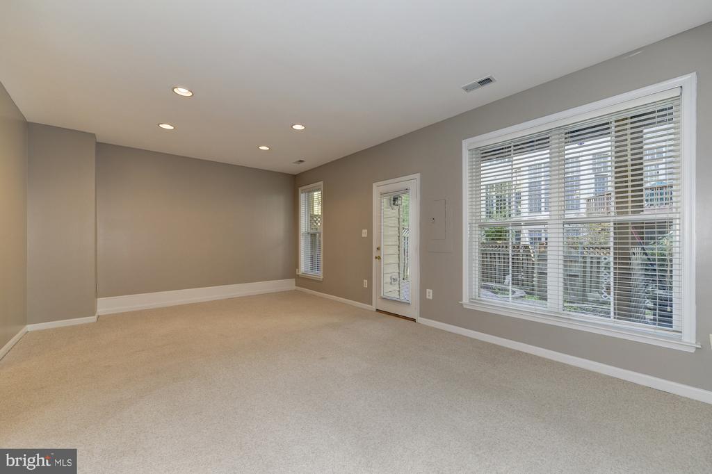 5007 BARBOUR DRIVE