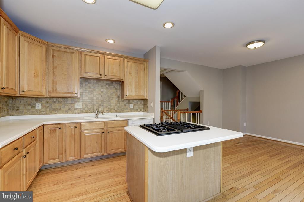 5007 BARBOUR DRIVE