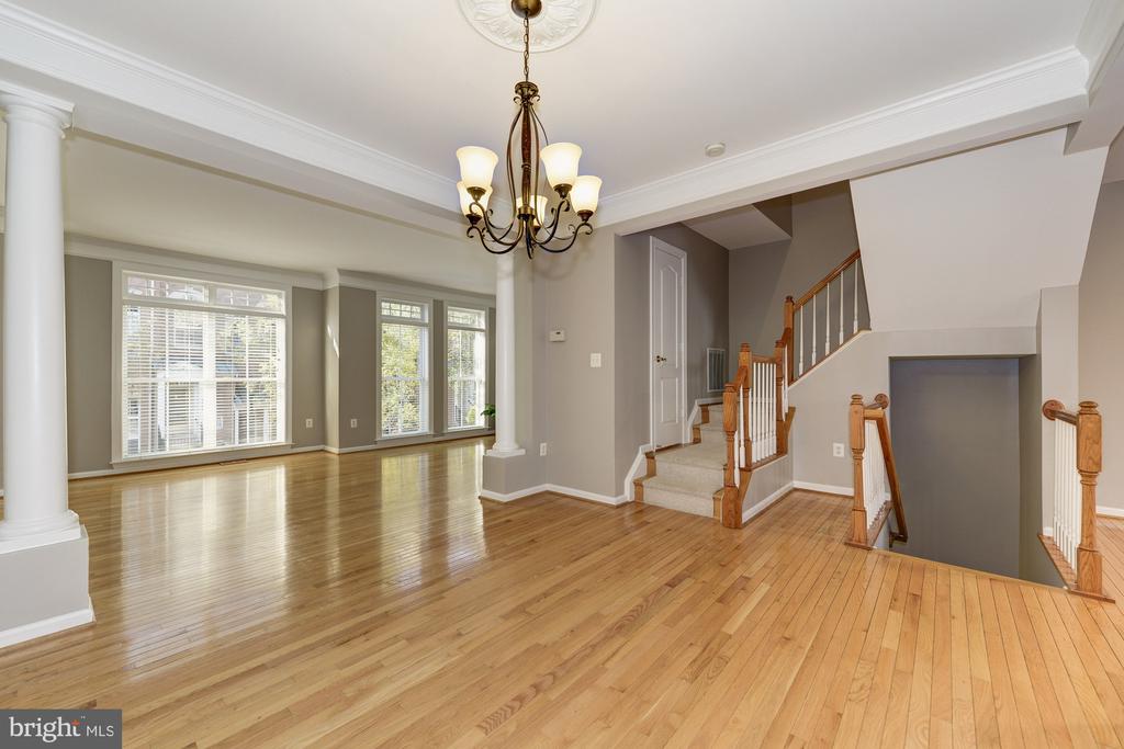 5007 BARBOUR DRIVE