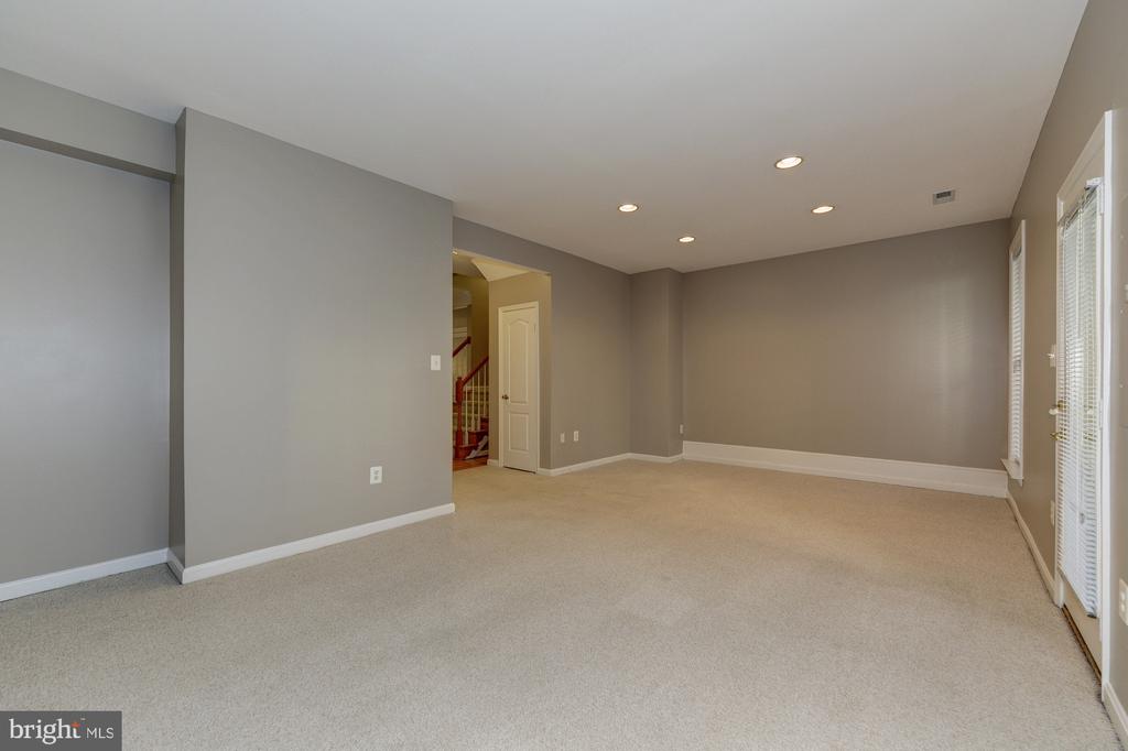 5007 BARBOUR DRIVE