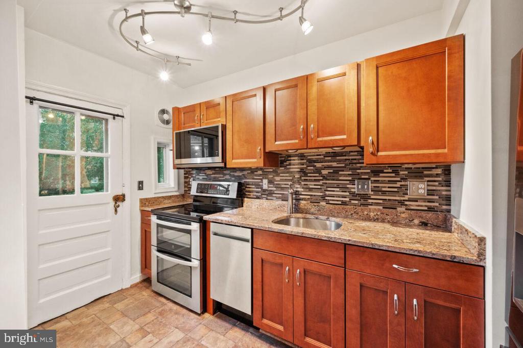 17 AUBURN COURT A