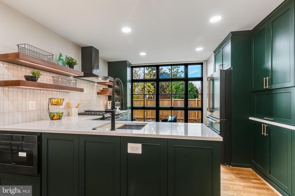 821 GREEN STREET