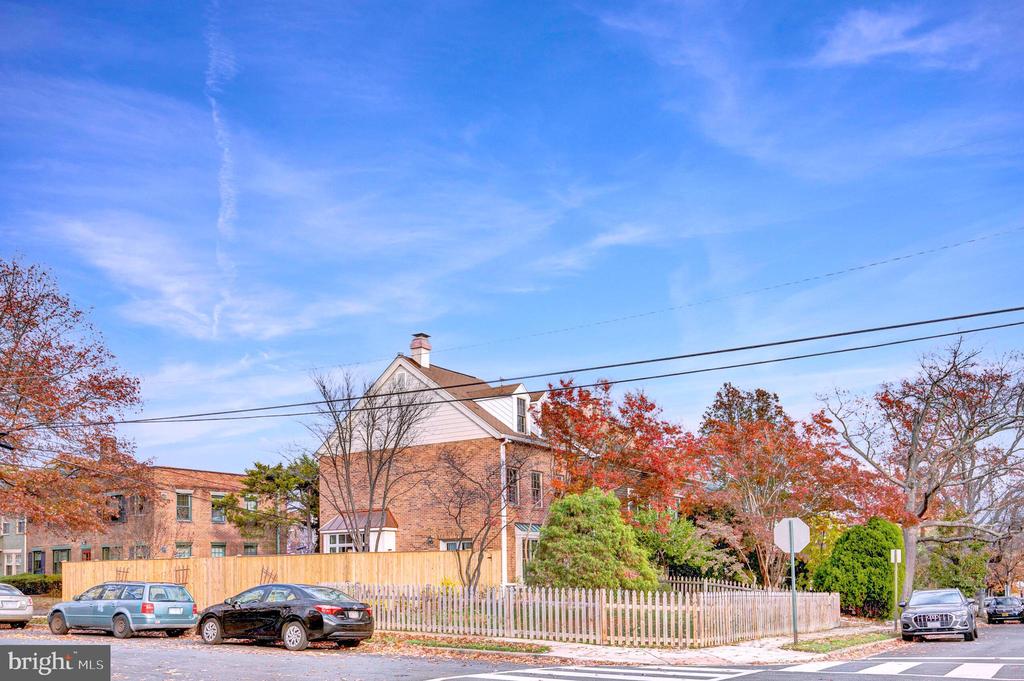 821 GREEN STREET
