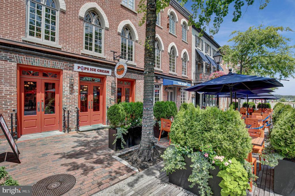 821 GREEN STREET