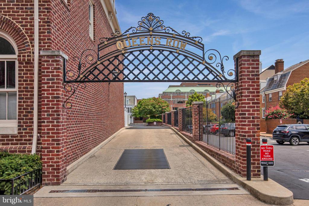 821 GREEN STREET