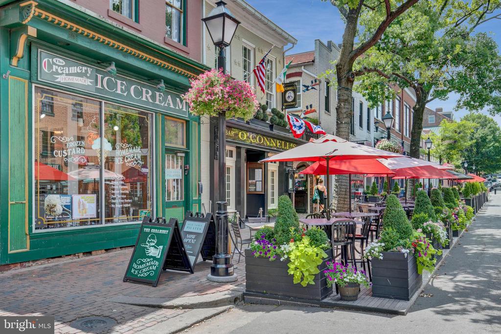 821 GREEN STREET