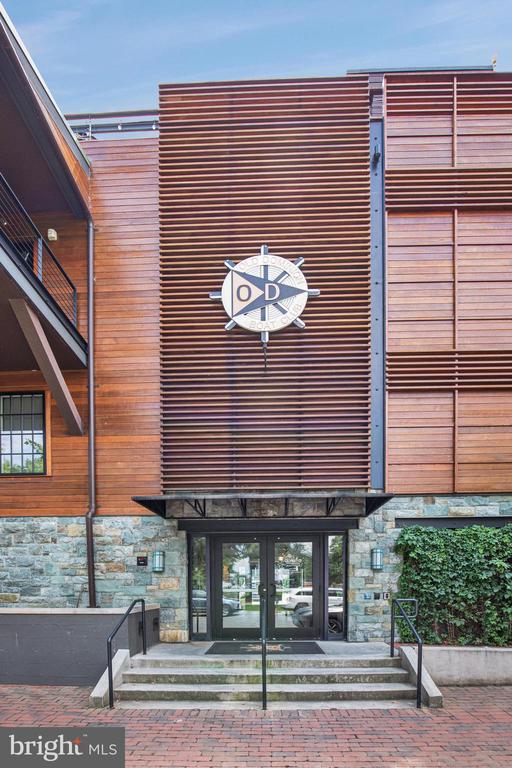 821 GREEN STREET